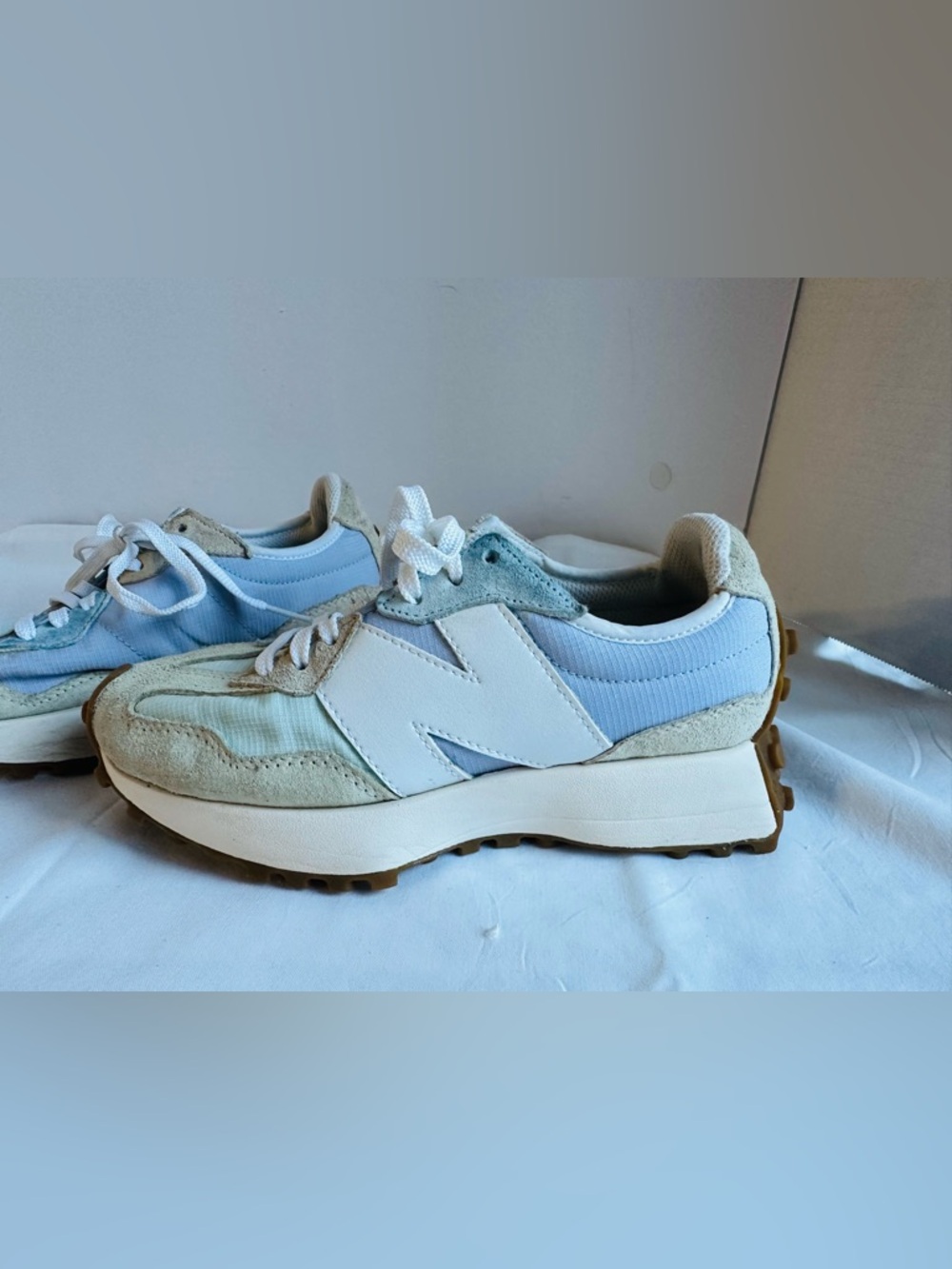 New Balance 327 Sneakers Women’s 5.5